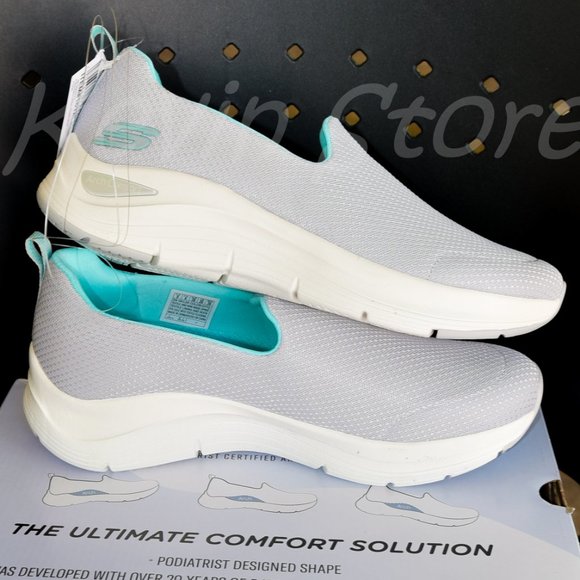 Skechers Ladies' Arch Comfort Slip-on‎ - Picture 1 of 7